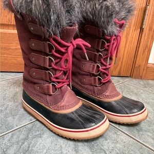 Sorel Women's Burgundy and Black Winter Boots